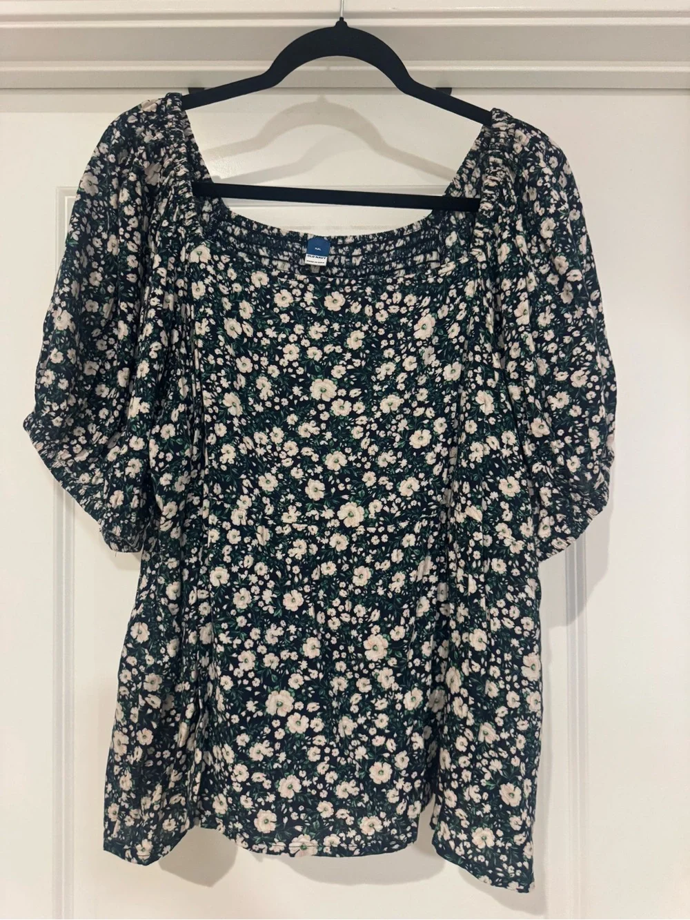 Old Navy Black Floral Puff Sleeve Peasant Top